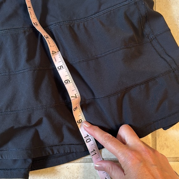 Lululemon Pace Rival Skirt in black. Size 2. - Picture 4 of 4